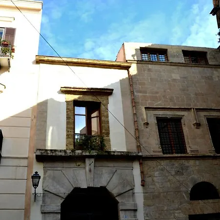 Resuttano Apartment *